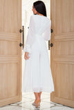 Vestido branco v pescoço mãe com mangas compridas