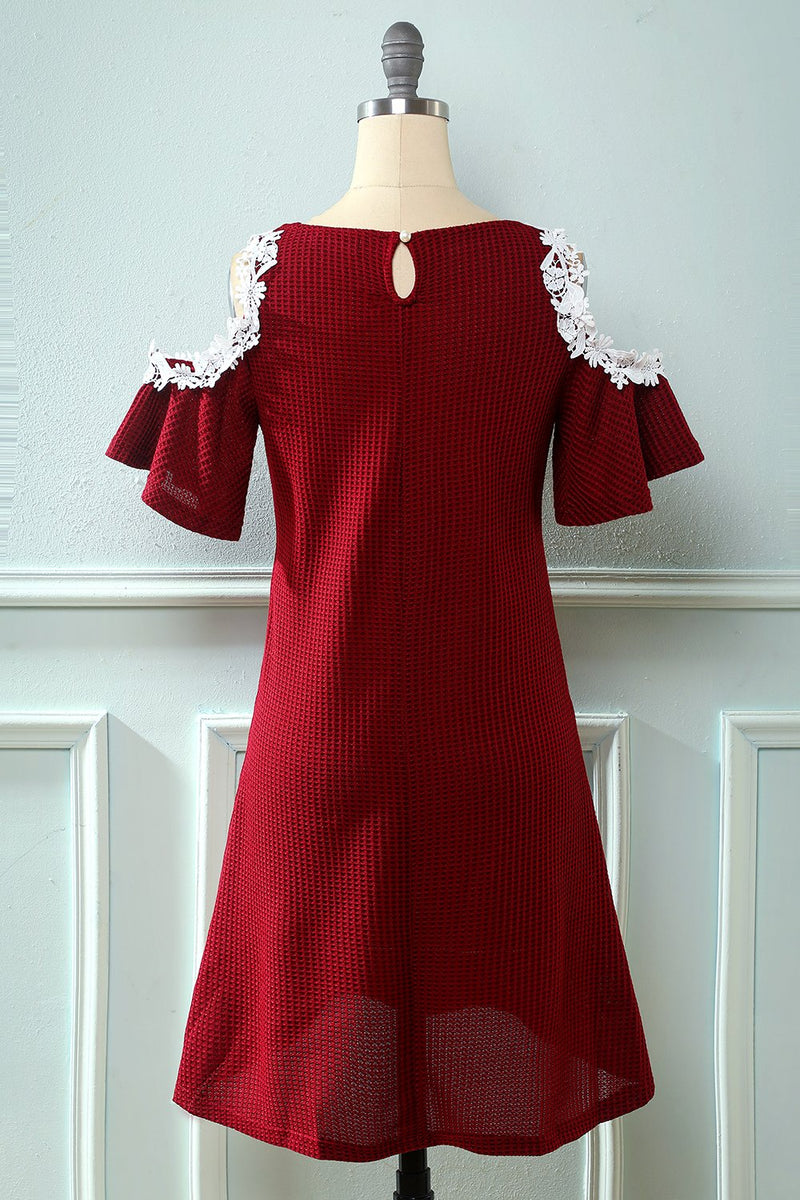 Carregar imagem no visualizador da galeria, Vermelho escuro fora do vestido de malha de ombro com apliques