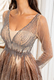 Vestido de mãe de ouro v luxuoso v com missangas