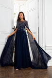 Lindo um vestido de mãe cinza escuro da linha com apliques