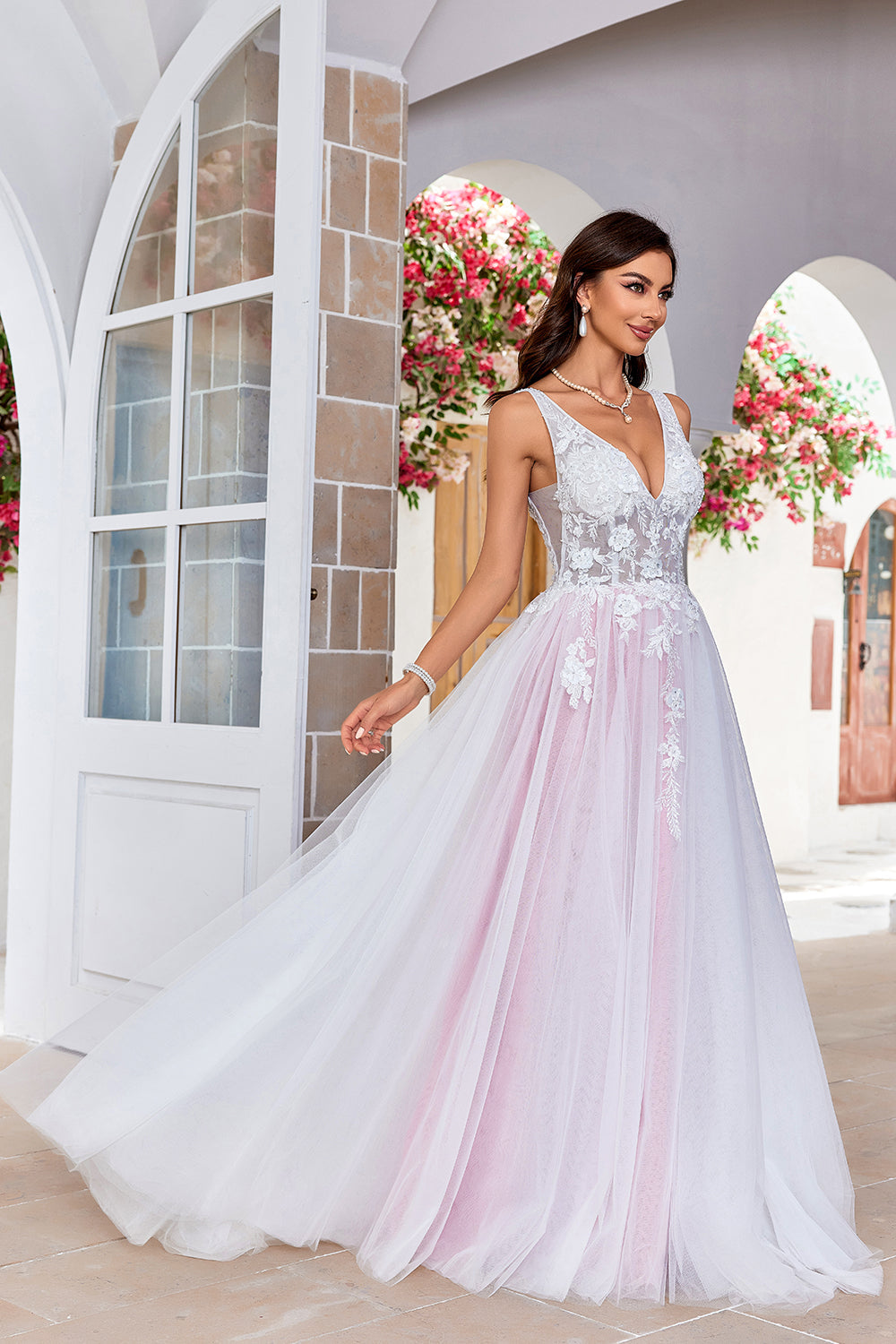 Charmoso A Line V-Neck Rosa Tulle Varredura Trem Vestido de Noiva com Apliques