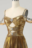 Impressionante uma linha fora do ombro dourado vestido longo baile de formatura com buraco de fechadura