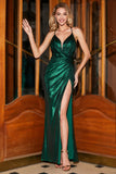 Cintas de espaguete verde escuro brilhantes vestido de baile longo com acessório