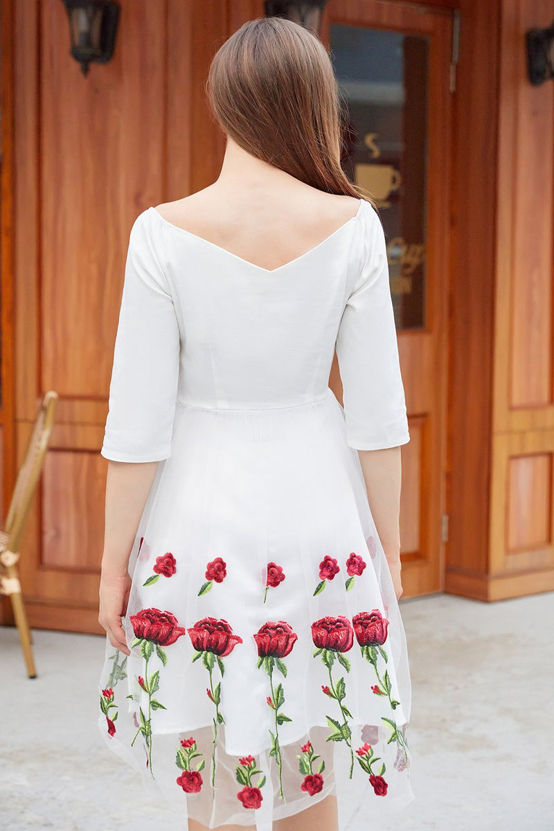 Carregar imagem no visualizador da galeria, Vestido vintage v pescoço branco com bordado de rosa