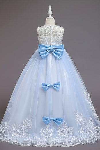 Vestido de menina de flor de linha azul com arcos