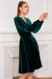 Vestido de veludo verde escuro mangas compridas