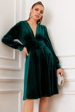 Vestido de veludo verde escuro mangas compridas