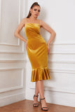 Vestido de veludo dourado