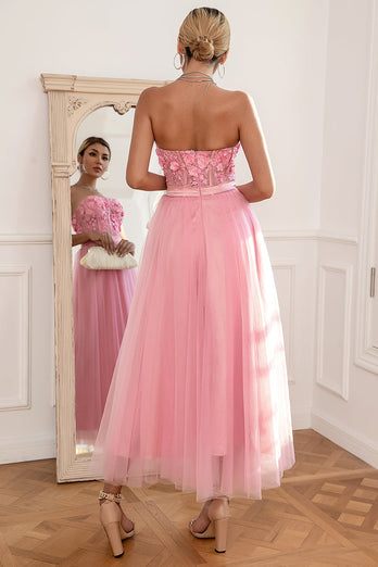 Lindo um vestido de baile rosa sem alças de linha com apliques