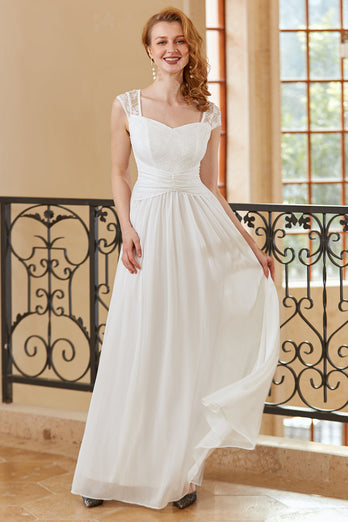 Elegante um vestido de renda comprida branca de linha
