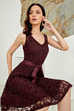 Vestido de renda de pescoço de Borgonha V