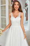 Vestido de noiva branco de tule de bezerro médio com renda